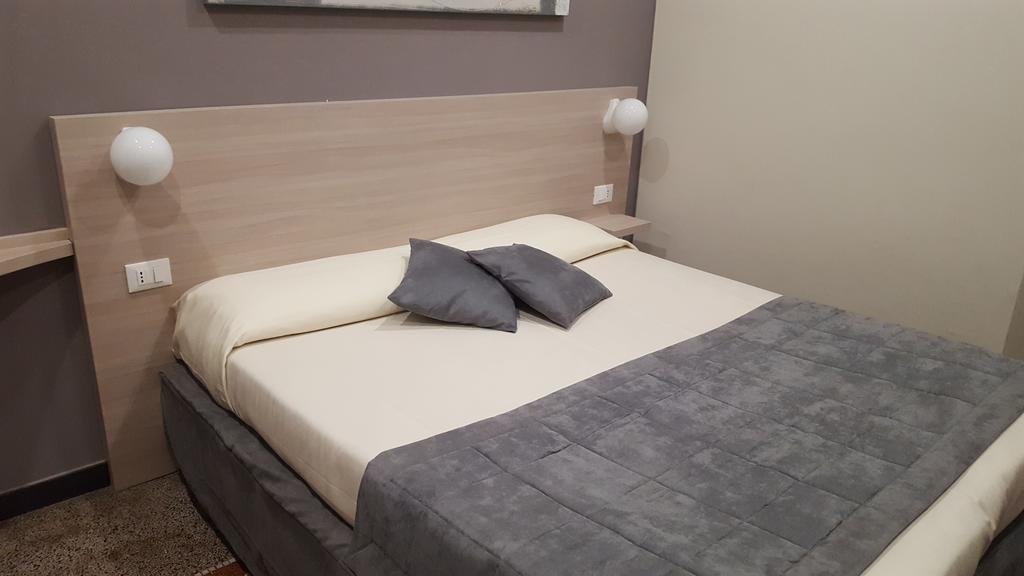 Double or Twin Room,402149445:JPEG